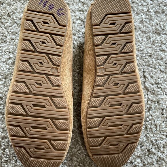 Cvistpieo Beige Loafers Women Casual Slip On Comfortable Lightweight Sz 7 Preppy - Picture 2 of 2